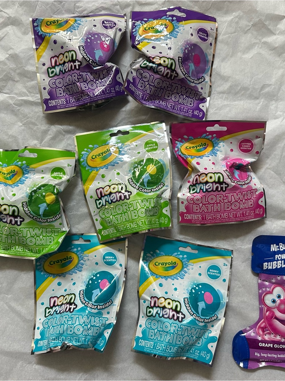 Crayola Neon Bright Color-Twist Bath Bombs Assorted Neon Colors